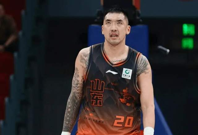 上海男篮力克山东男篮 陶汉林王证约翰逊联手爆