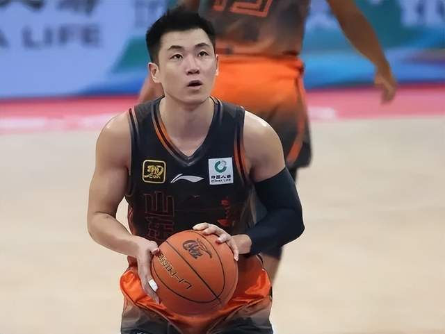 上海男篮力克山东男篮 陶汉林王证约翰逊联手爆
