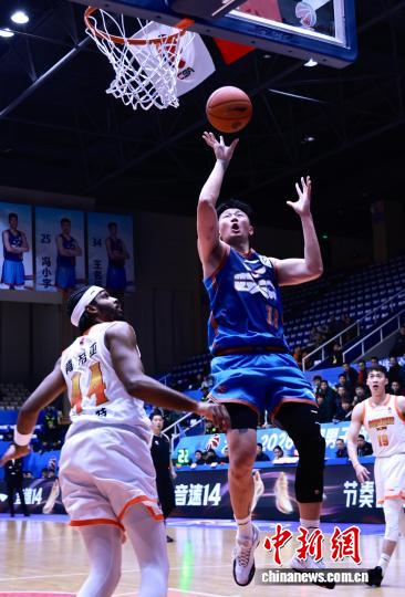 四川男篮主场惜败江苏男篮 景菡一关键表现难挽