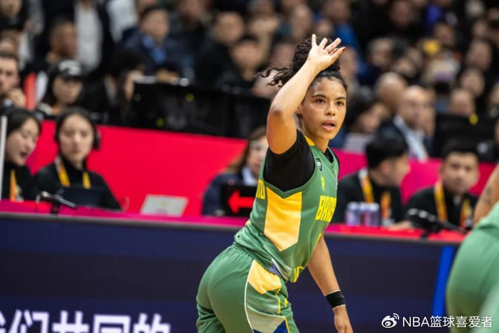巴西女篮爆冷出局 中国女篮力克劲旅 捷克压哨晋