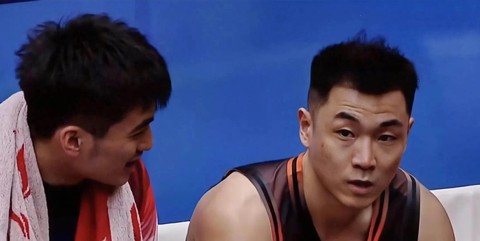 山东男篮主场力克福建 勇夺CBA常规赛关键胜利