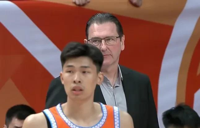 山东男篮主场力克福建 勇夺CBA常规赛关键胜利