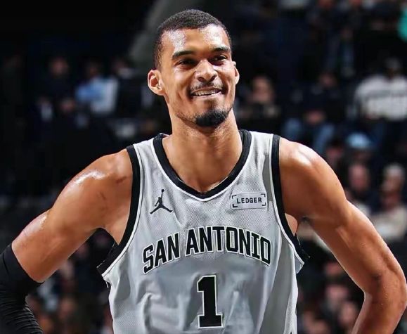 杨瀚森季后赛首秀成疑 文班亚马对决引期待